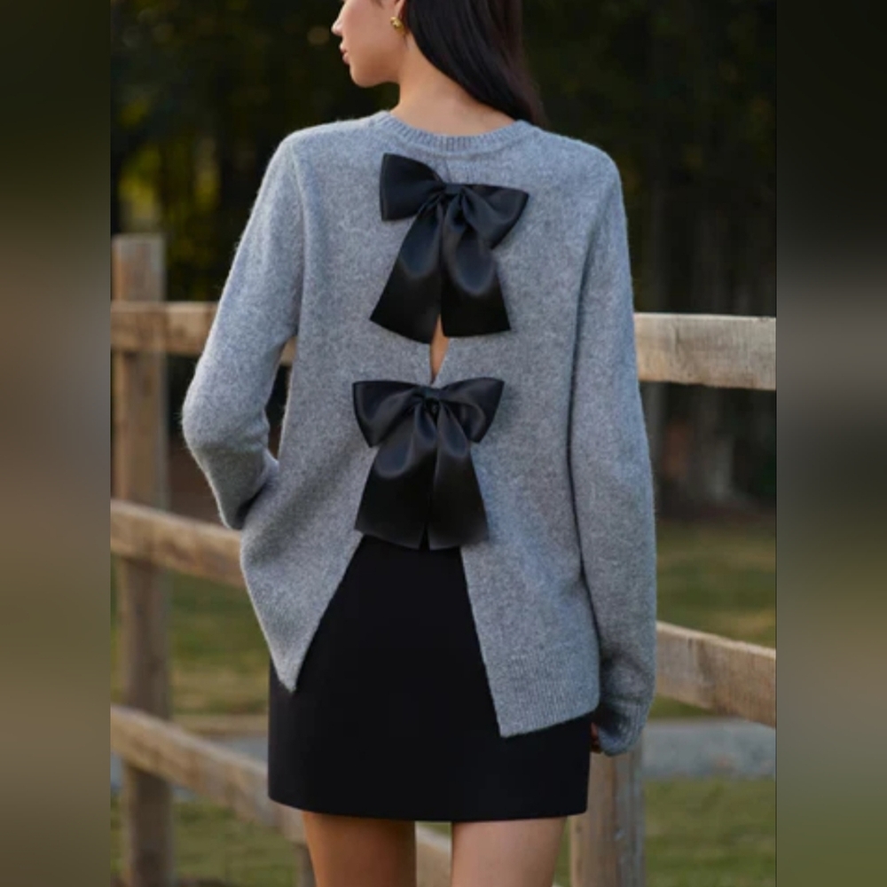 Commense Gray Sweater with Black Bows